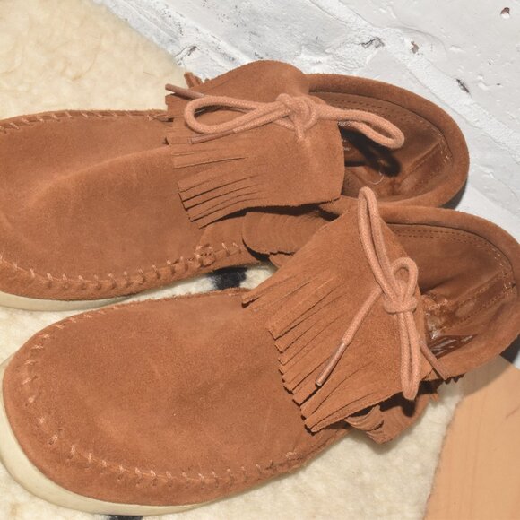 MINNETONKA Venice Western Bootie Suede Fringe Moccasin Shoes Size 8 - Picture 3 of 5